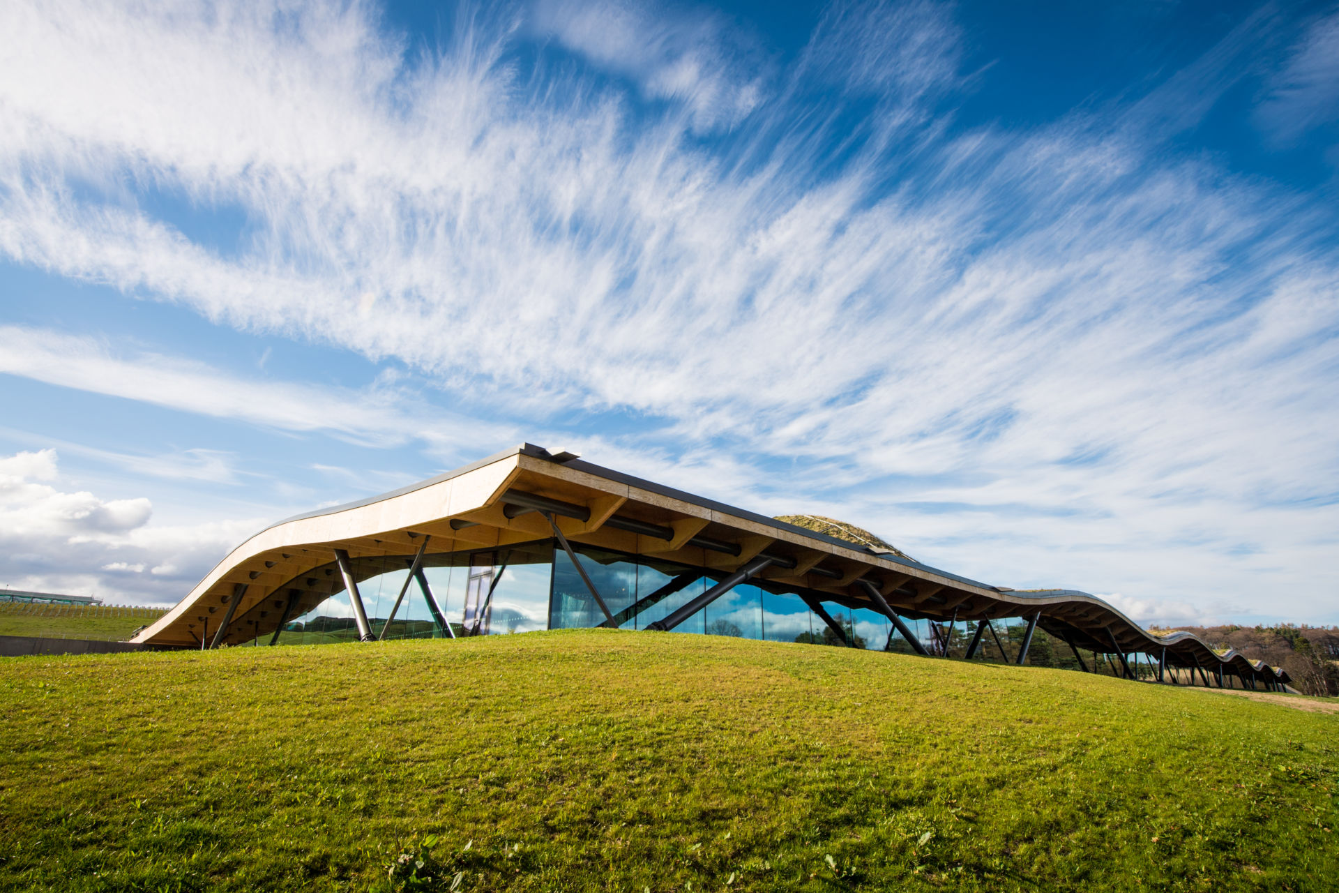 Macallen Distillery Visitor Center - Tour of Scotland