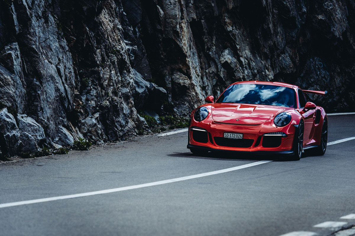 Driving the Susten Pass in a GT3RS