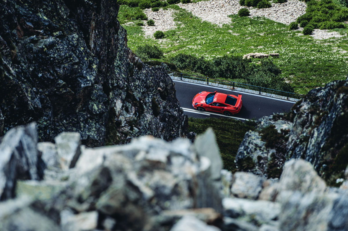 Experience the Susten Pass Porsche GT3RS