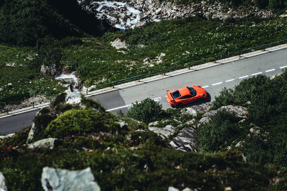 Experience the thrill of the Susten Pass in a GT3RS