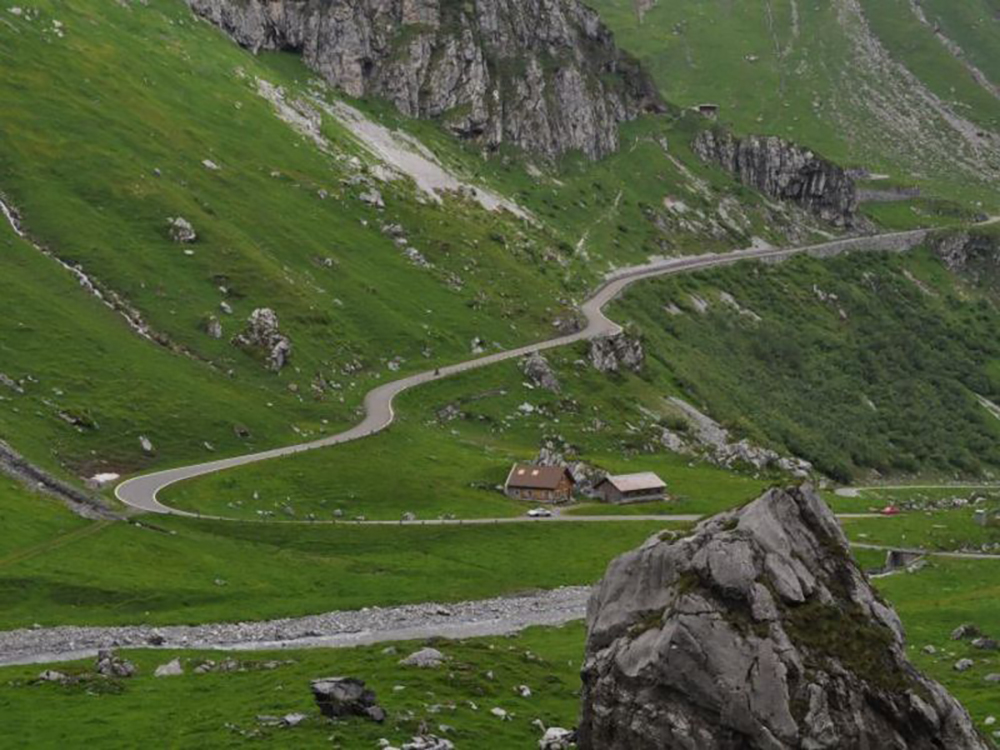 Lovely stretch of the Klausen Pass Lovely stretch of the Klausen Pass